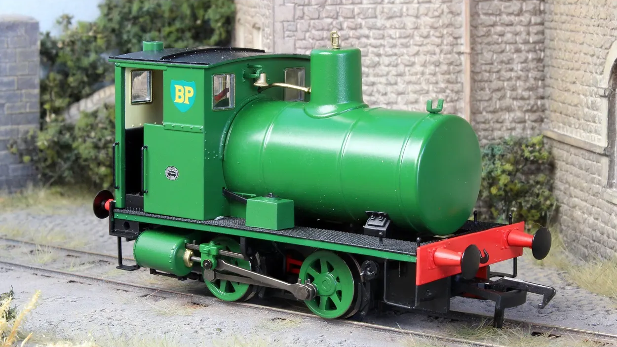Rapido_Trains_UK_Exclusive_BP_Fireless_Model_Railway_Locomotive_OO_DCC-Sound