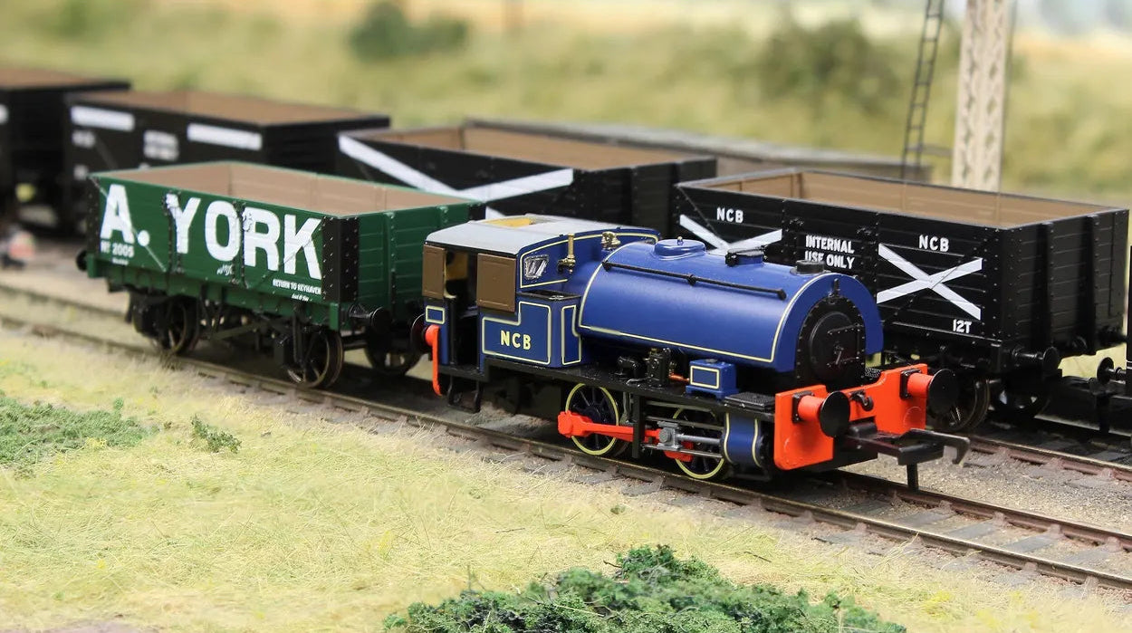 Rapido Trains UK Exclusive NCB Bagnall Model Railway Locomotive_OO_DCC-Ready