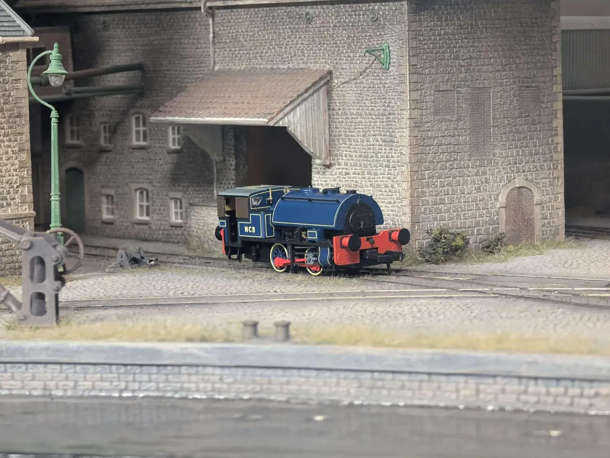 Rapido Trains UK Exclusive NCB Bagnall Model Railway Locomotive_OO_DCC - Ready 4-Ready4