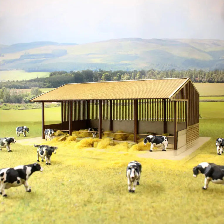 WWScenics Livestock Barn_Cows Kit For Model Railways